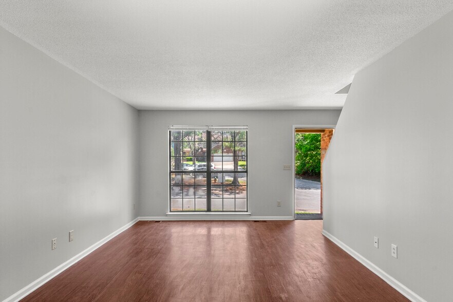More Photos Of 162 Condor Ct, Clarksville Apartments For Sale