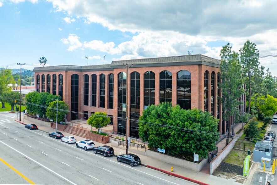 Primary Photo Of 15315 Magnolia Blvd, Sherman Oaks Office For Lease