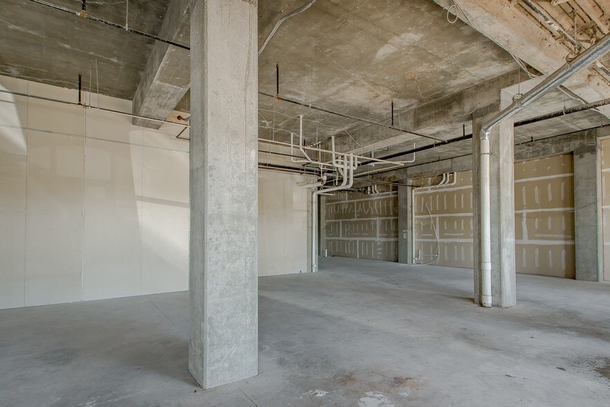 More Photos Of 4001 Nicholson Dr, Baton Rouge Hotel For Lease