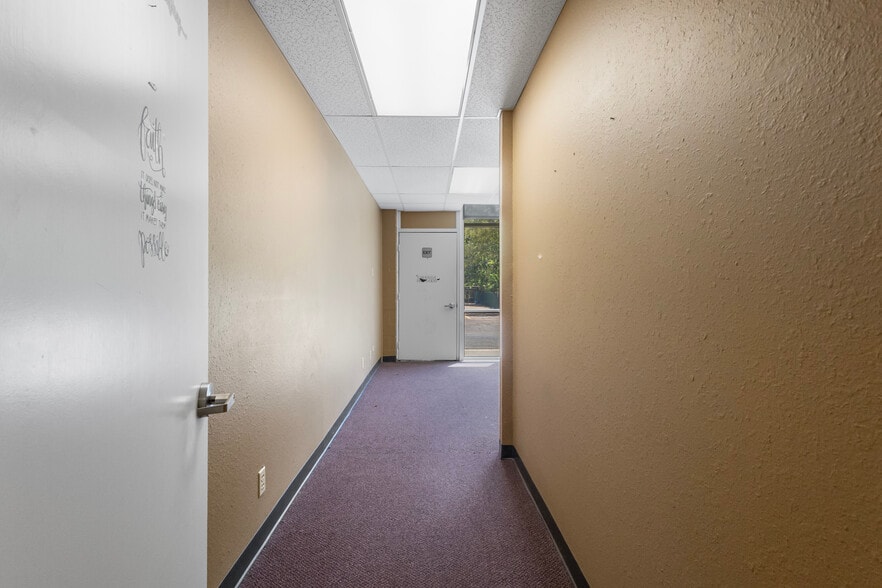 More Photos Of 421 S Beckham Ave, Tyler Medical For Sale