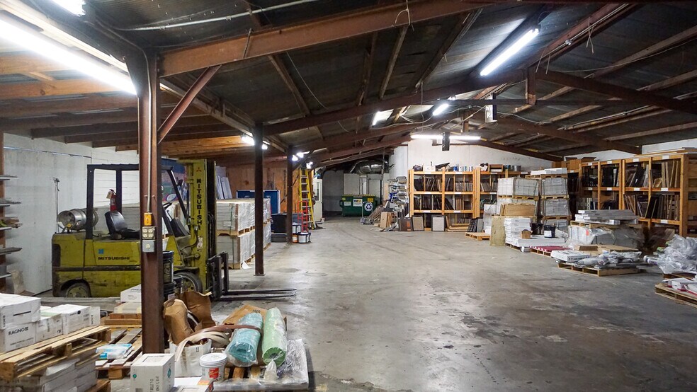 More Photos Of 807 Mcphaul St, Austin Warehouse For Lease