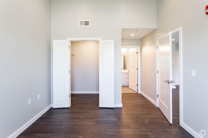 More Photos Of 490 Broadway St, Buffalo Apartments For Lease