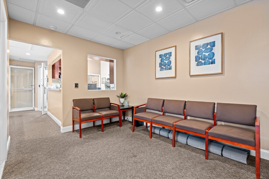 More Photos Of 4546 Hylan Blvd, Staten Island Medical For Sale