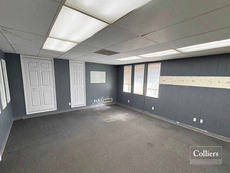 More Photos Of 3215-3223 Woodson Rd, Saint Louis Industrial For Lease