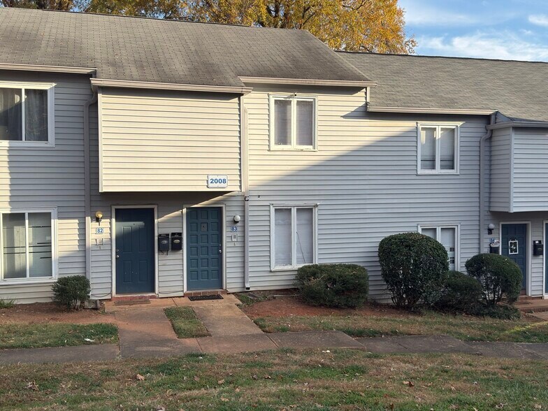 More Photos Of 1931 Mereview Ct, Charlotte Apartments For Sale