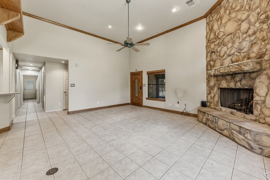 More Photos Of 1726 I-45 North, Huntsville Land For Sale