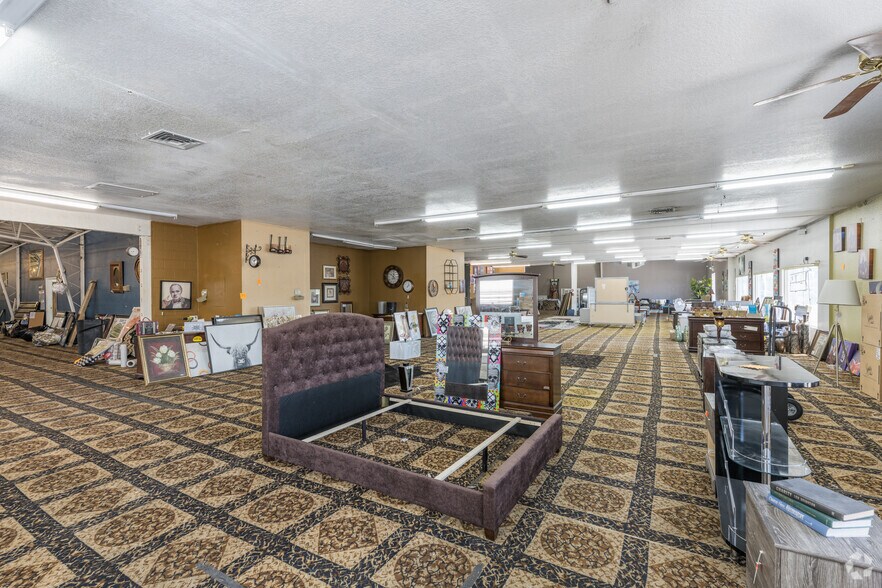 More Photos Of 708 N Nellis Blvd, Las Vegas Freestanding For Sale