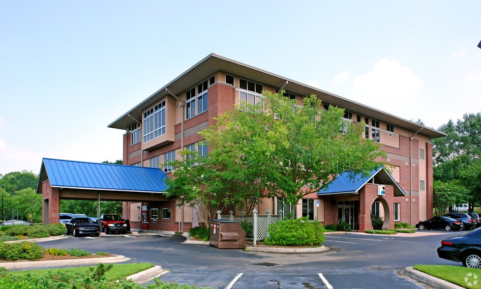 More Photos Of 2330 Mahan Dr, Tallahassee Office For Lease