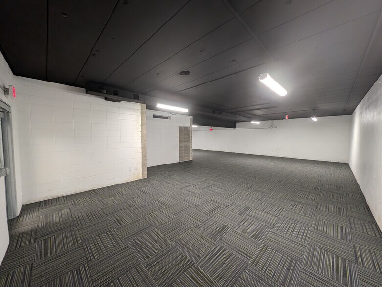 More Photos Of 4615 N Prospect Rd, Peoria Heights Storefront Retail Office For Lease