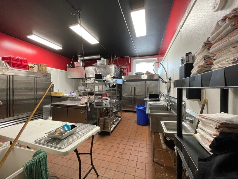 More Photos Of 117 N Jefferson Ave, Eatonton Storefront For Sale