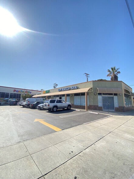 More Photos Of 2011 N Hollywood Way, Burbank Unknown For Lease