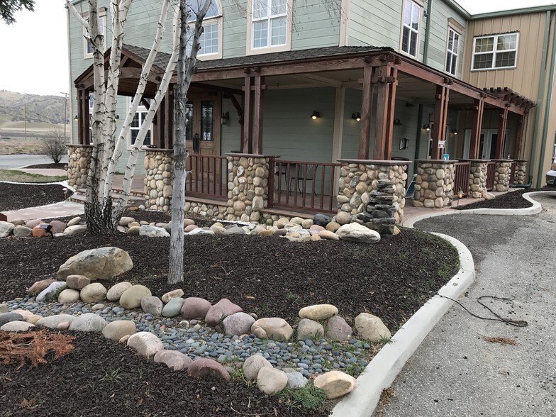 More Photos Of 428 N Curry St, Tehachapi Light Manufacturing For Sale