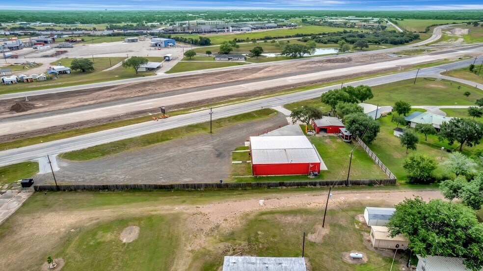 More Photos Of 23404 NW Zac Lentz Pky, Victoria General Retail For Sale