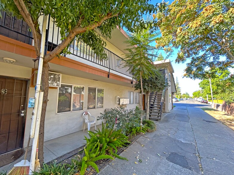 More Photos Of 518 N Church St, Lodi Apartments For Sale