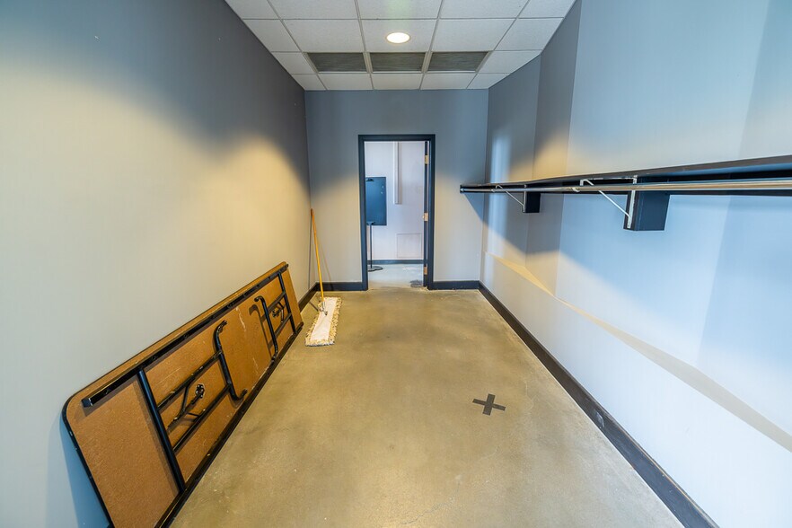 More Photos Of 800 SW 150 Hwy, Lee's Summit Office For Sale