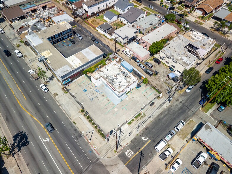 More Photos Of 853 E Manchester Ave, Los Angeles Restaurant For Sale