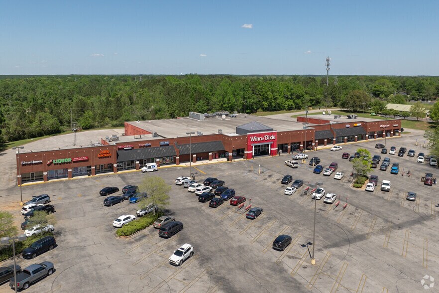 More Photos Of 9948 Airport Blvd, Mobile Supermarket For Lease