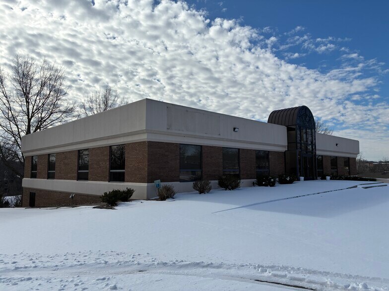 Primary Photo Of 14825 E 42nd St, Independence Medical For Sale