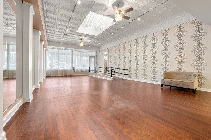 More Photos Of 285-285 Belmont St, Belmont General Retail For Sale