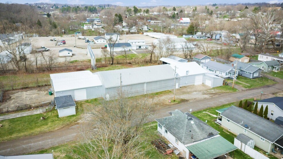 More Photos Of 135 Kensington Ave, Zanesville Warehouse For Lease