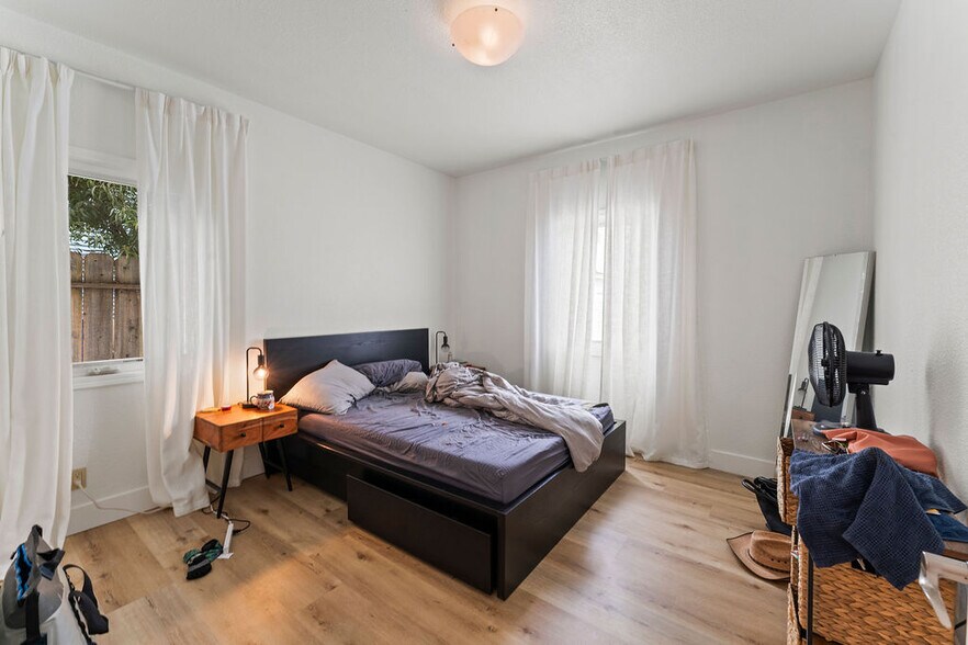More Photos Of 74 Pearl St, Oakland Apartments For Sale