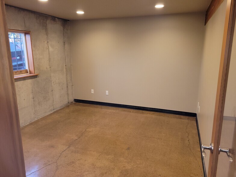 More Photos Of 600 SW 13th St, Renton Loft Creative Space For Lease