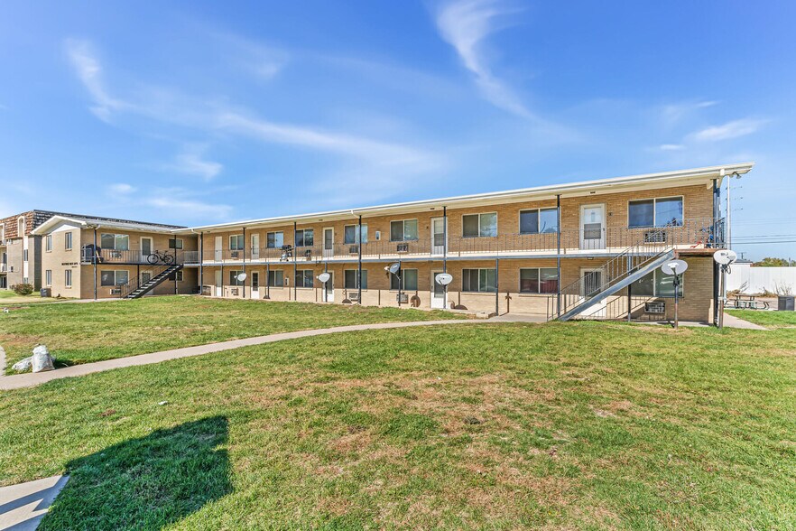 More Photos Of 2435-2459 W 11th St, Greeley Apartments For Sale