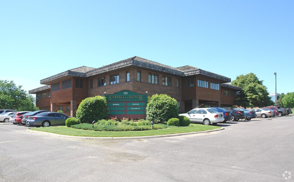 More Photos Of 1321 Wakarusa Dr, Lawrence Office For Sale