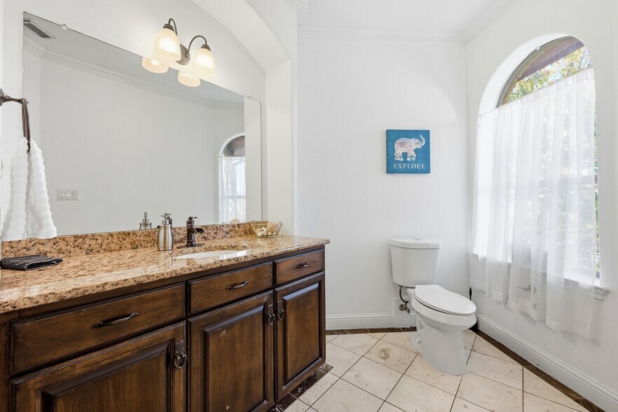 More Photos Of 5100 Mission Ave, Dallas Apartments For Sale