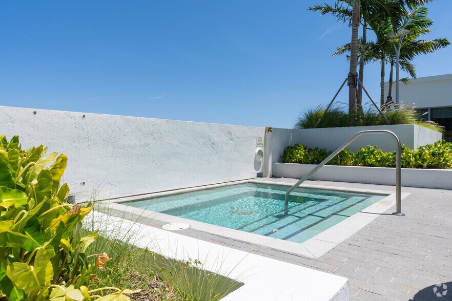 More Photos Of 200 NE 1st Ave, Pompano Beach Apartments For Lease
