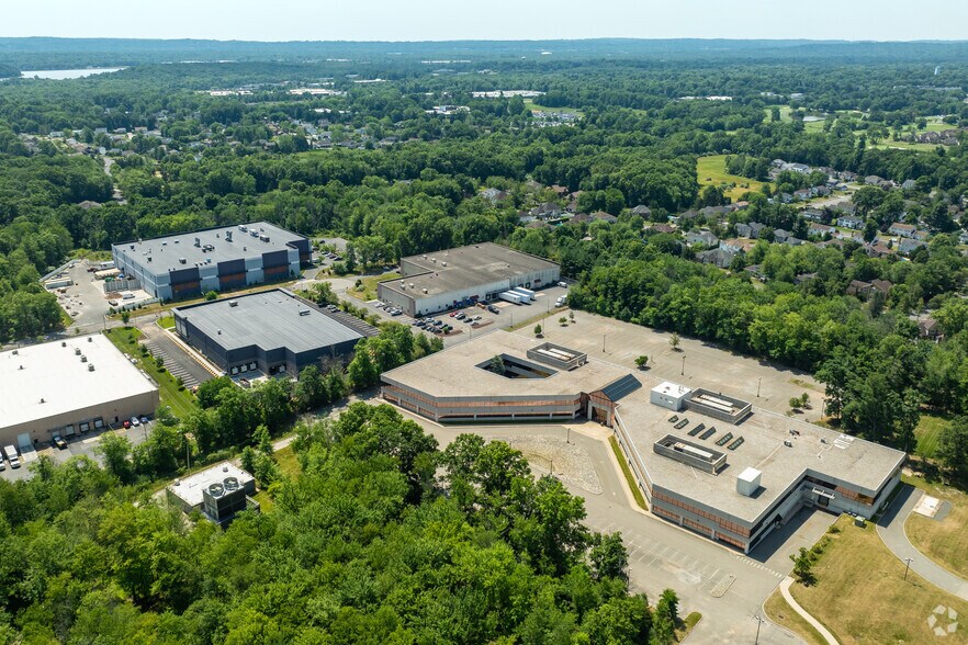 More Photos Of 31 Farinella Dr, East Hanover Warehouse For Lease