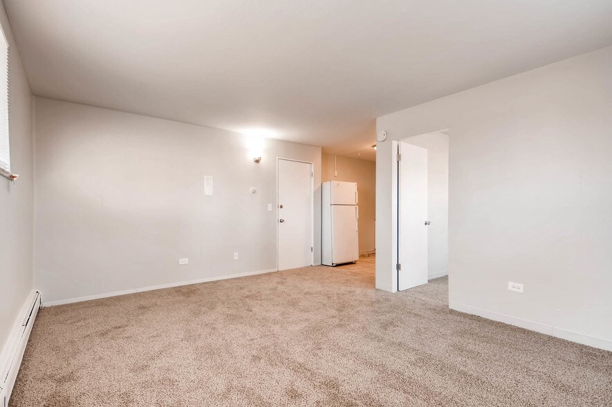 More Photos Of 1695 Clinton St, Aurora Apartments For Sale