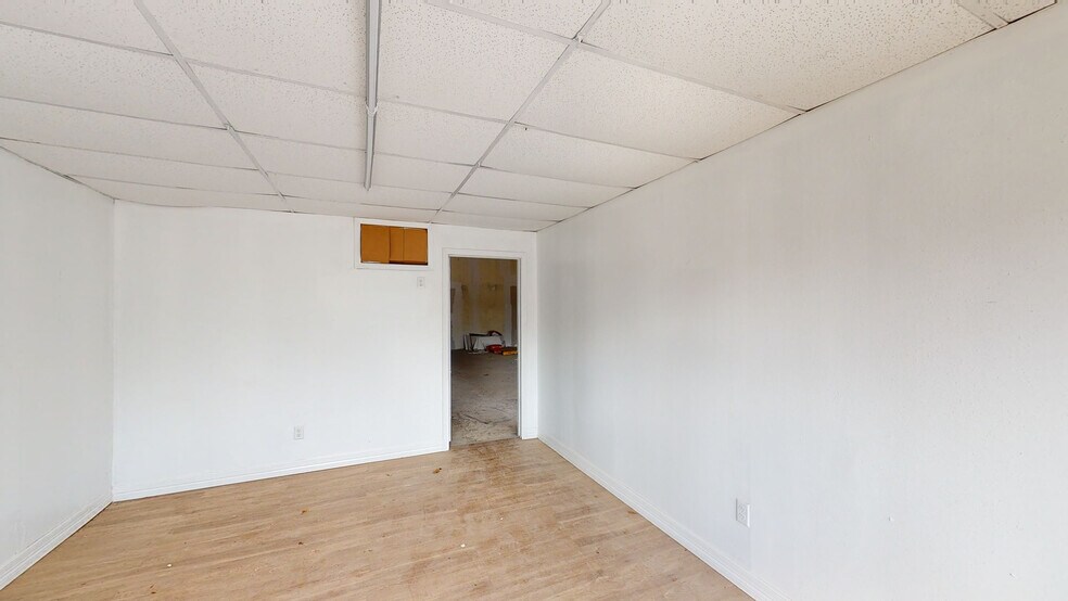 More Photos Of 2021 Aldine Mail Route Rd, Houston Warehouse For Lease