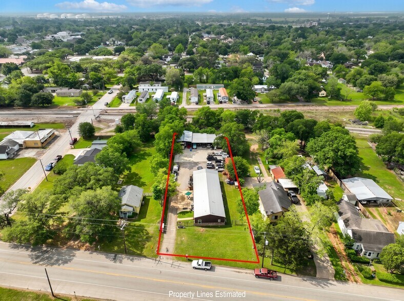 Primary Photo Of 518 Columbus Rd, Sealy Light Manufacturing For Sale