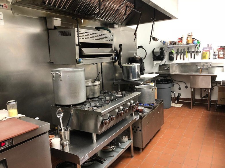 More Photos Of 108 W 3rd St, Long Beach Restaurant For Sale