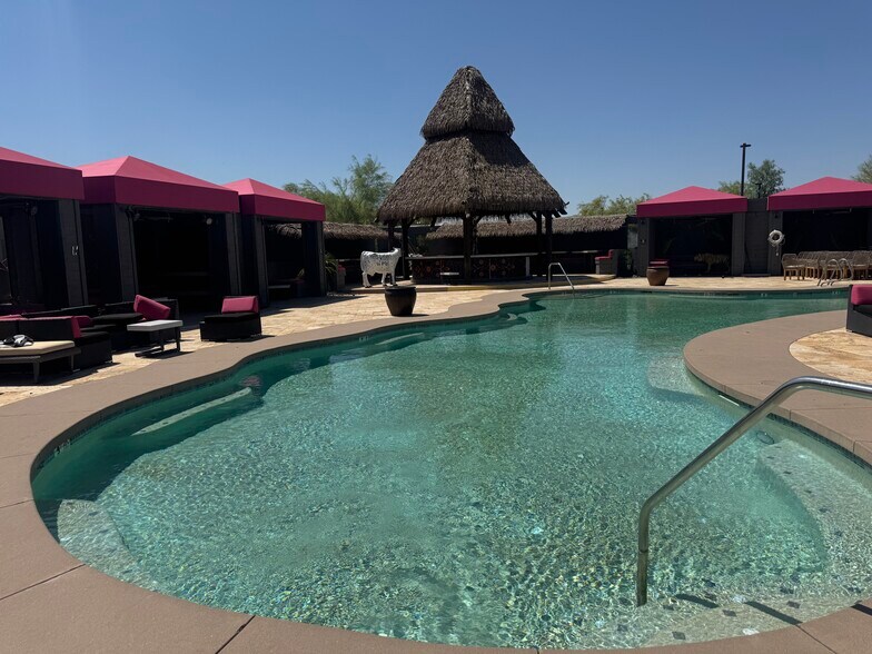 More Photos Of 7301 E Butherus Dr, Scottsdale Restaurant For Lease