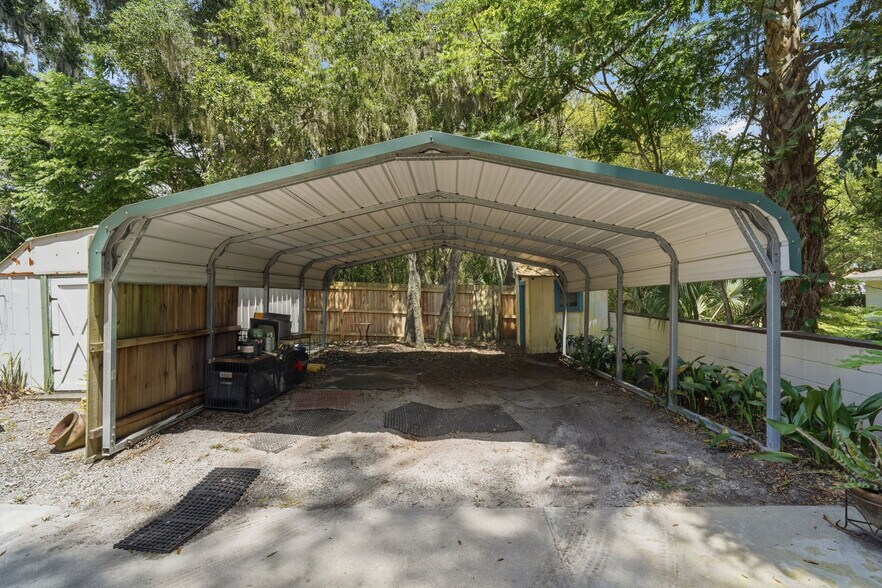 More Photos Of 718 E New York Ave, Deland Specialty For Sale