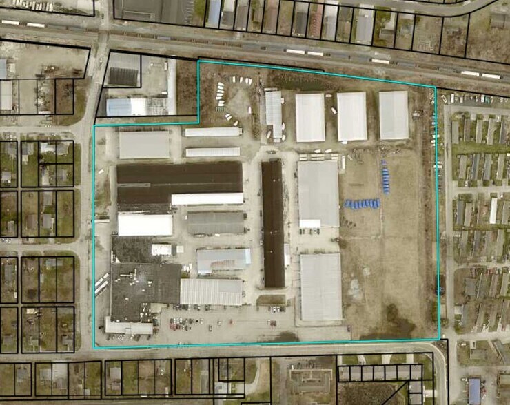 More Photos Of 300 E Chicago St, Syracuse Showroom For Lease