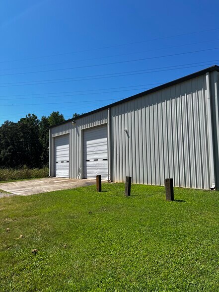 More Photos Of 466 Hampshire Dr, Gaffney Warehouse For Lease