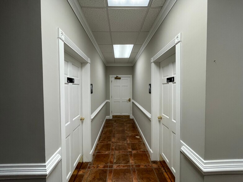More Photos Of 100 Colony Park Dr, Cumming Bank For Sale