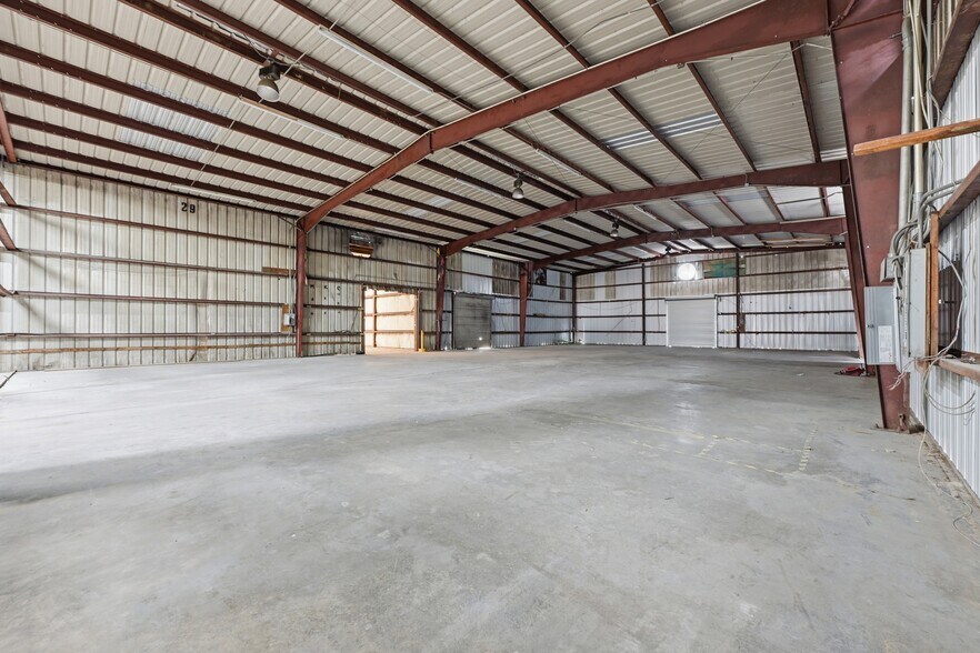 More Photos Of 619 Cassat Ave, Jacksonville Warehouse For Lease