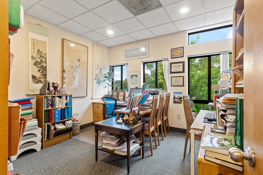 More Photos Of 63 Shore Rd, Winchester Medical For Lease