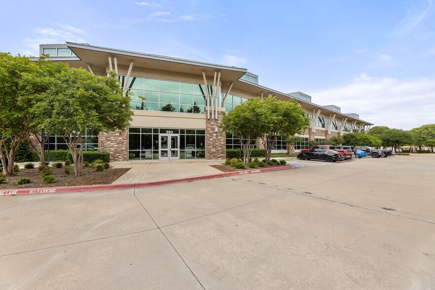 Primary Photo Of 950 E State Highway 114, Southlake Unknown For Lease