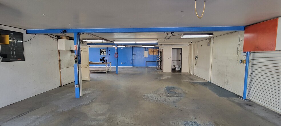 More Photos Of 611 E Route 66, Glendora Auto Repair For Lease