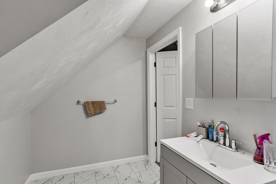 More Photos Of 36-38 Houghton St, Worcester Apartments For Sale