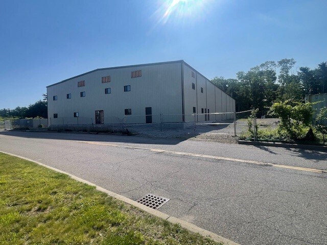 More Photos Of 0 Bay St, Taunton Distribution For Sale