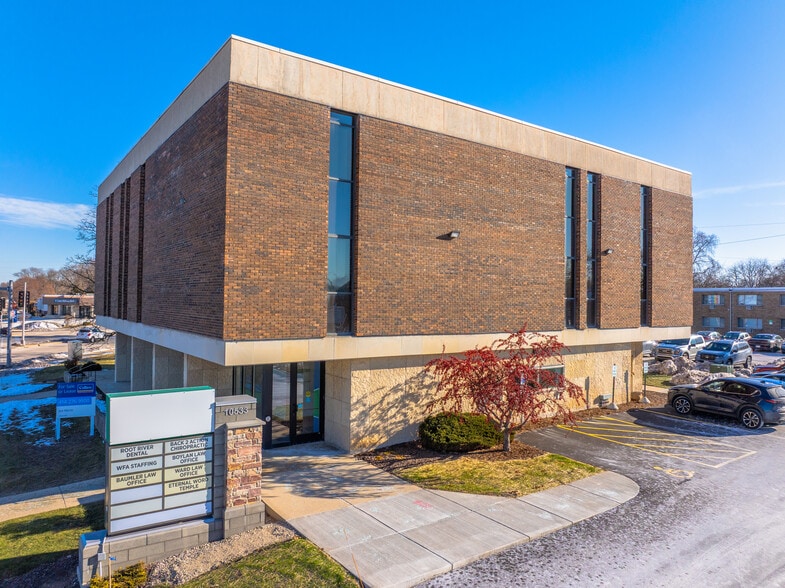 Primary Photo Of 10533 W National Ave, West Allis Office For Sale