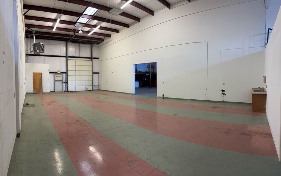More Photos Of 2420 Midtown Pl NE, Albuquerque Warehouse For Sale