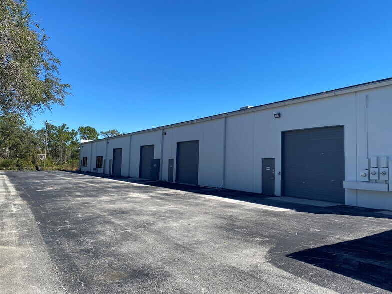 More Photos Of 1800 Penn St, Melbourne Light Manufacturing For Lease