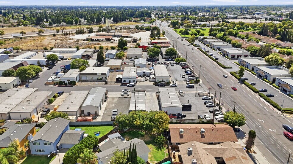 More Photos Of 1649 Carnegie St, Turlock Warehouse For Lease